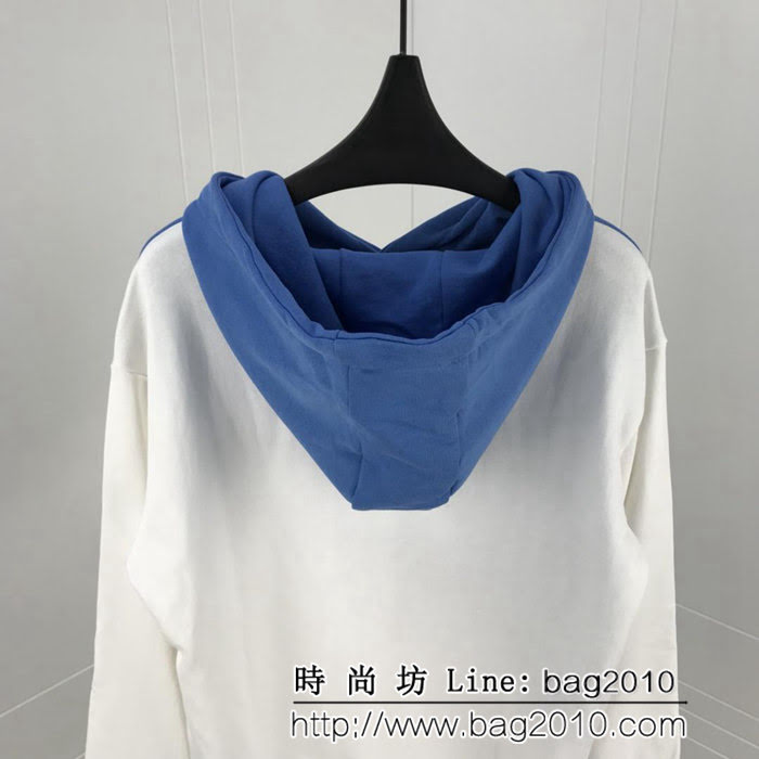 FENDI芬迪 18SS秋冬新款 拼接斜杠 刺繡Fendi字母 純棉衛衣 情侶款 ydi1595